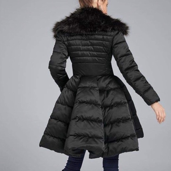 VENUS Black Puffer Coat with Faux Fur Trim - Picture 4 of 6